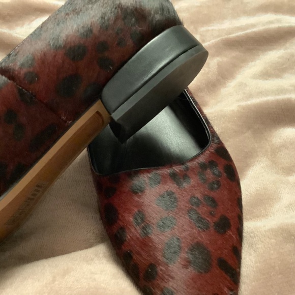 Franco Sarto burgundy leopard print shoes - Picture 3 of 6